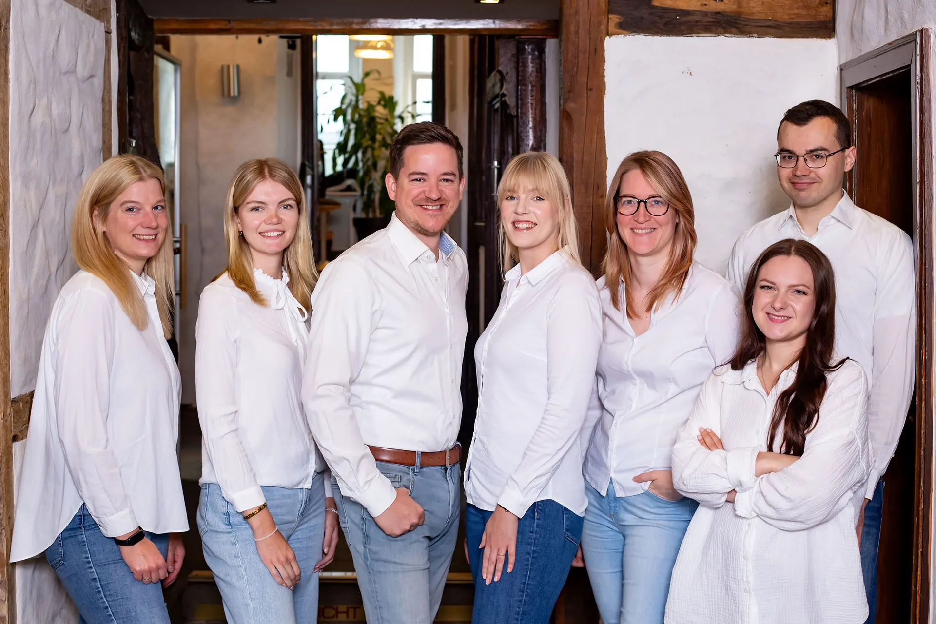 Das Team von Stockwerk Media im Büro