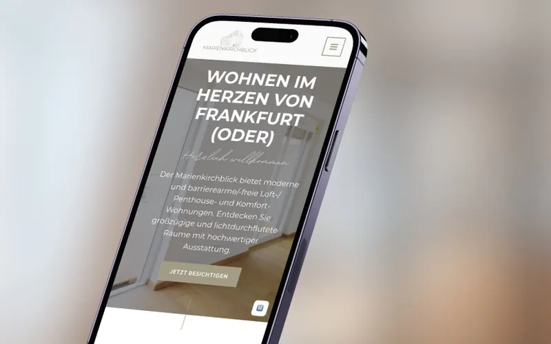 Die Webseite des Wohnprojekts Marienkirchblick auf einem Smartphone
